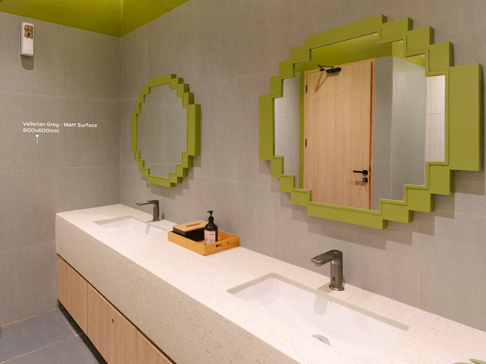 Aplikasi Granite Tile by BDA di Padman Padel